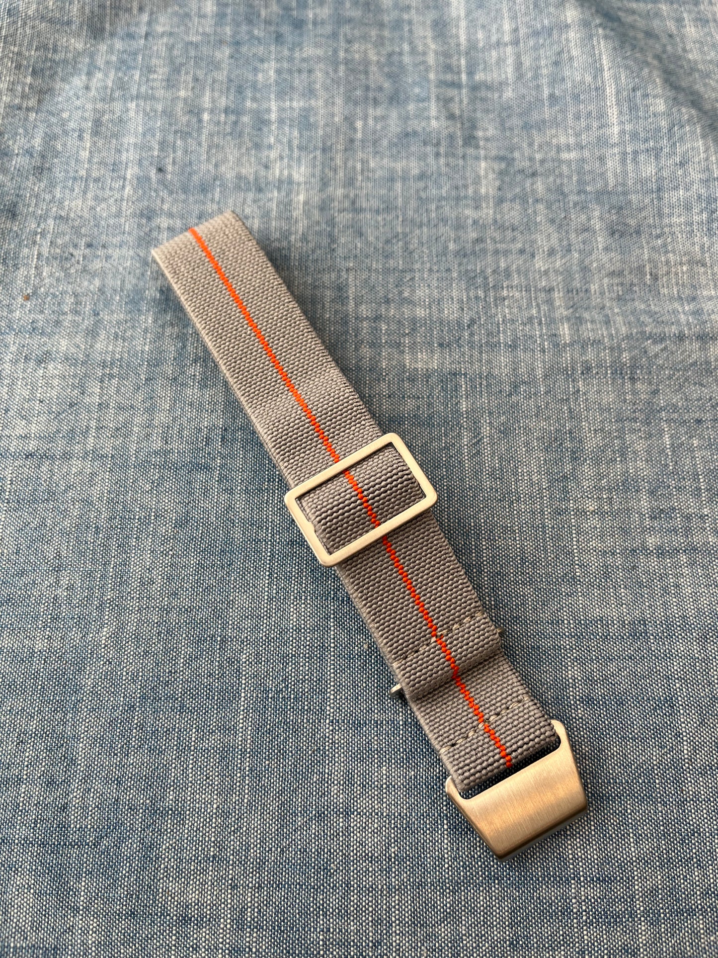 Froggy Strap - Grey / Orange