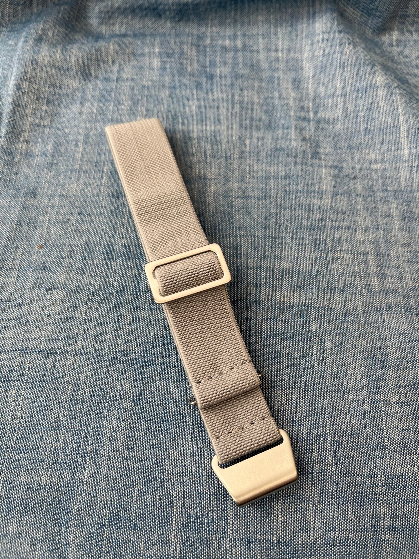 Froggy Strap - Grey