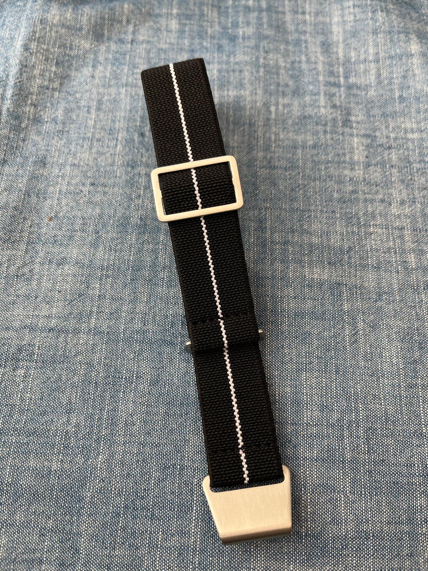 Froggy Strap - Black / White