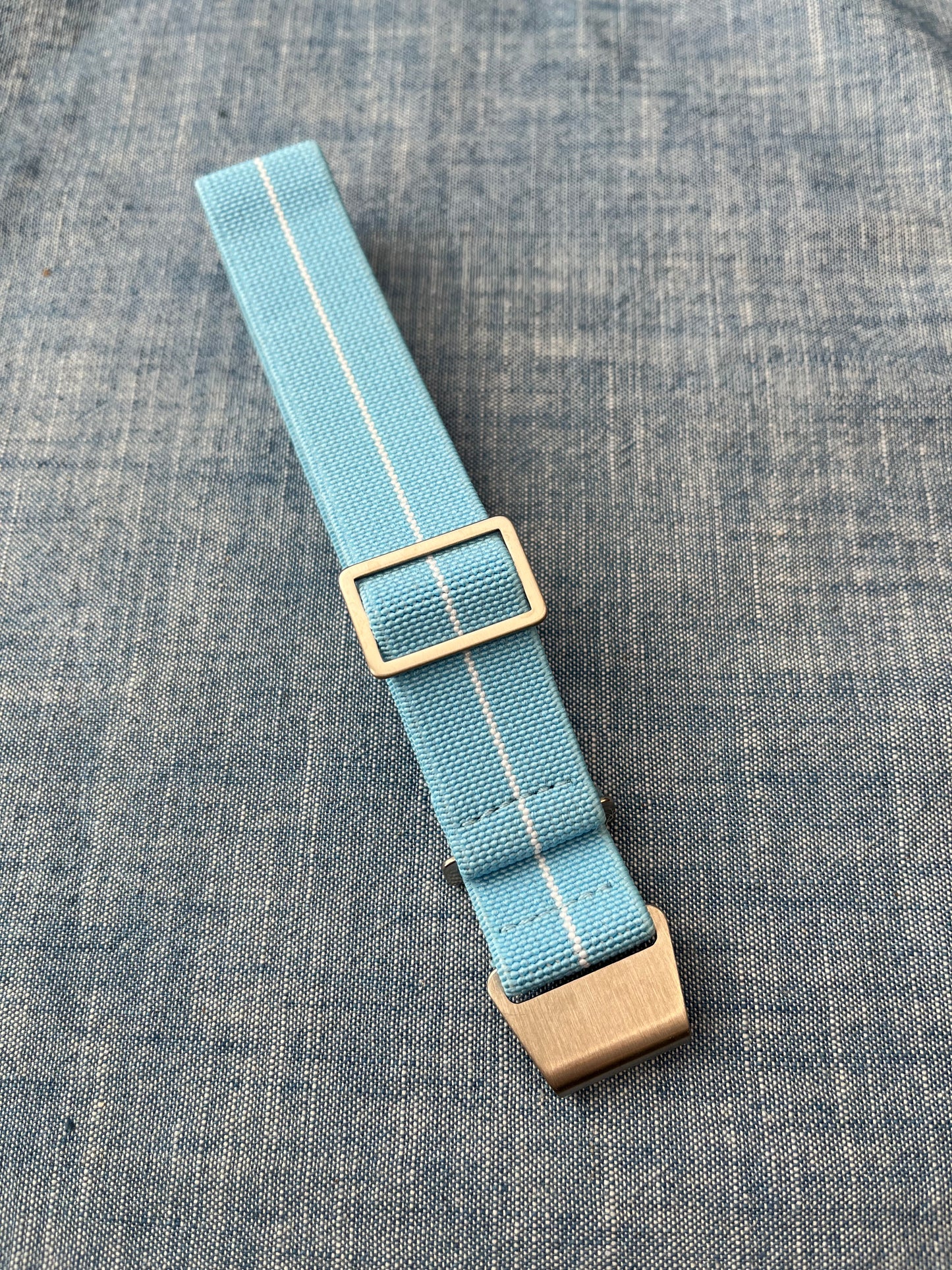 Froggy Strap - Baby Blue / White