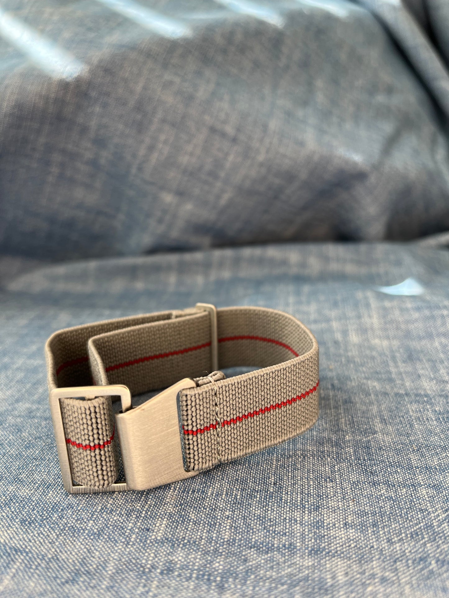 Froggy Strap - Grey / Red